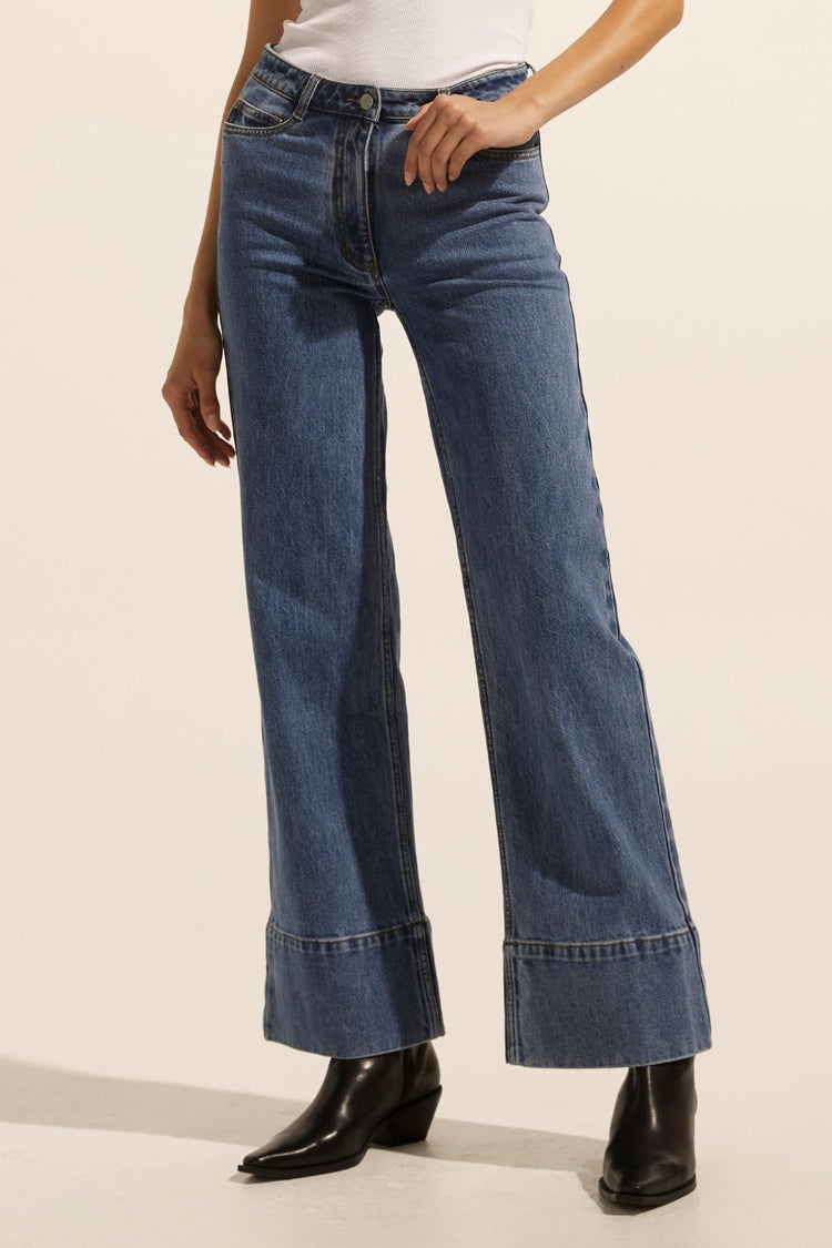 The Ultimate Guide to Shopping for Women's Denim: Finding Your Perfect Fit