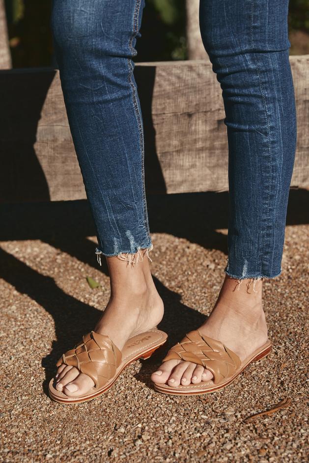 Tribal Slider TAN