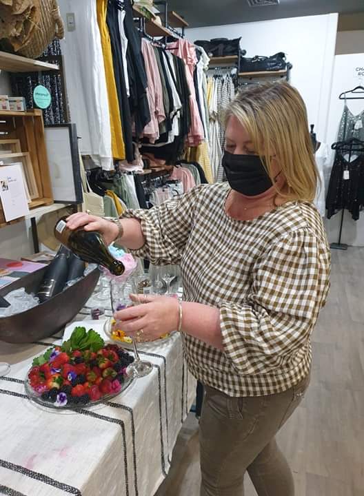 VIP SHOPPING NIGHT IN METUNG
